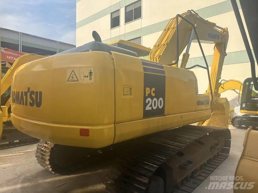 Komatsu PC 200 LC-7 حفارات زحافة