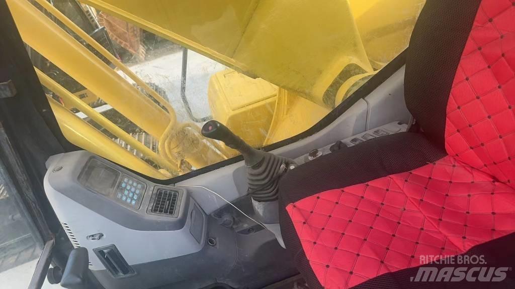 Komatsu PC 200 LC-7 حفارات زحافة