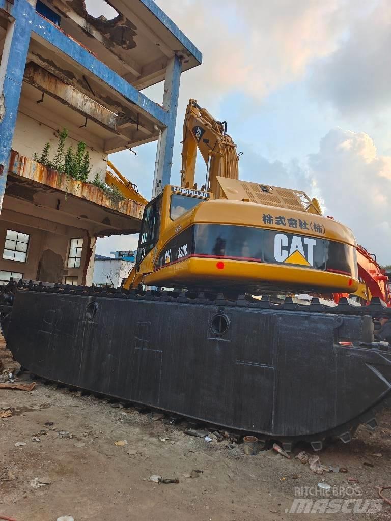 CAT 320 C الحفارات البرمائية