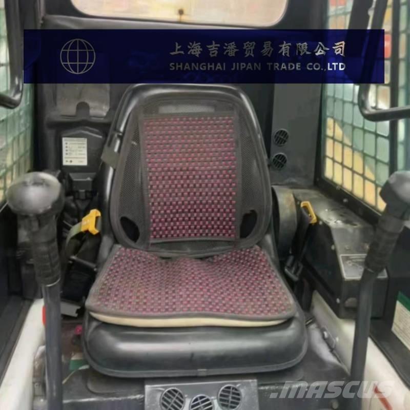 Bobcat S 130 لوادر انزلاقية التوجيه