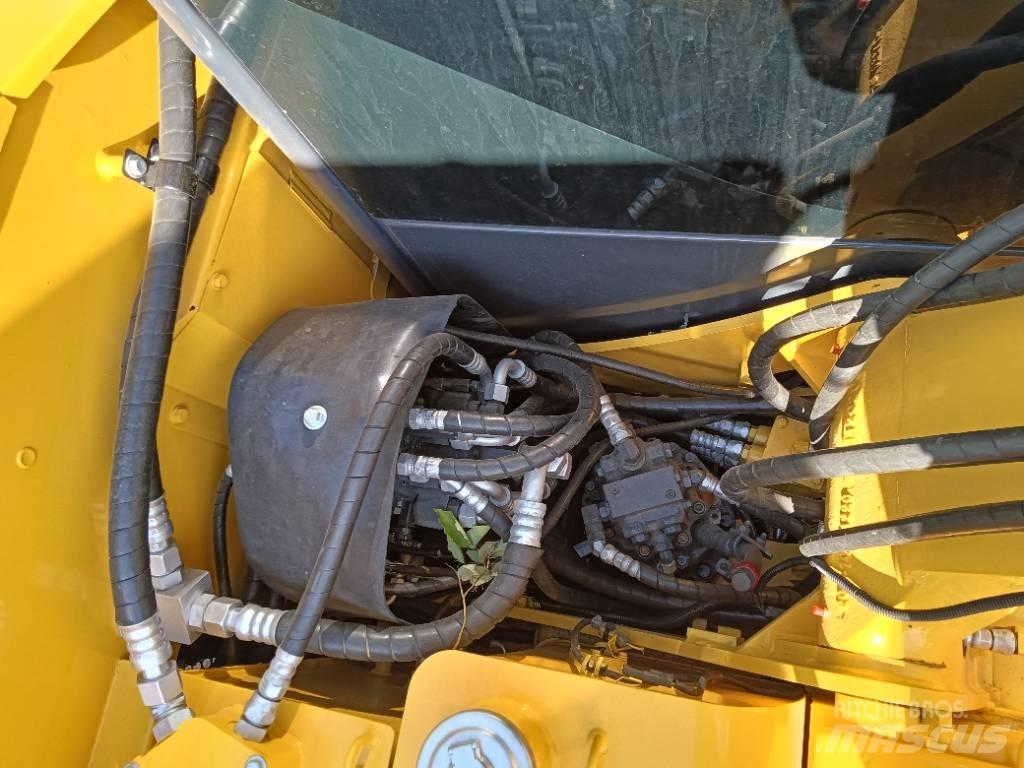 Komatsu PC 70 حفارات زحافة
