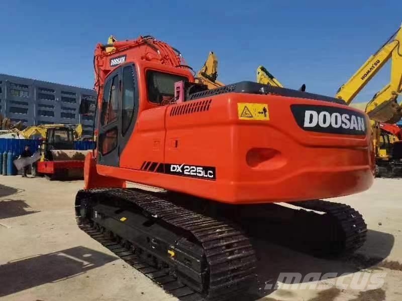Doosan DX 225 حفارات زحافة