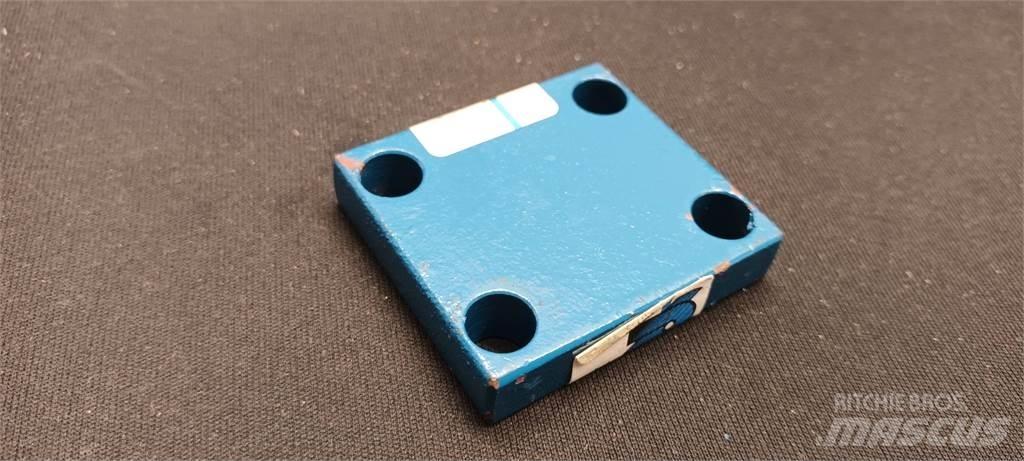 Rottne 064-0033 رؤوس حصادات
