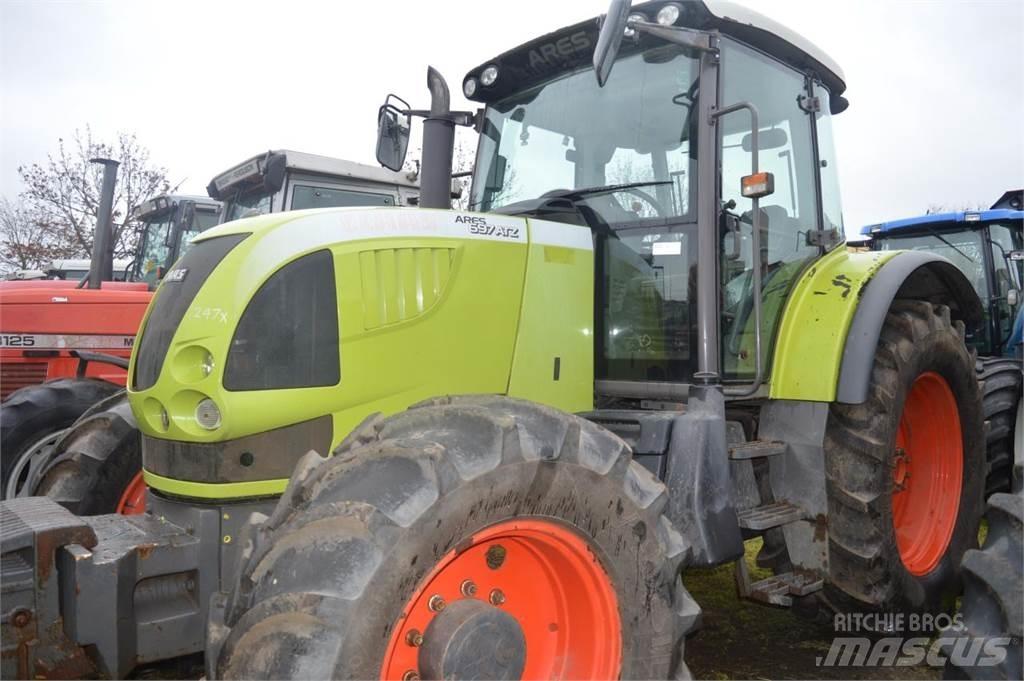 CLAAS Ares 697 ATZ الجرارات