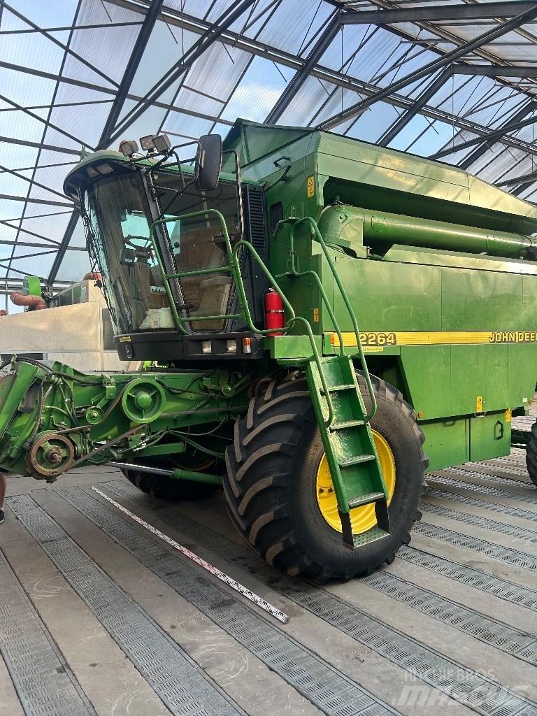 John Deere 2264 حصادات