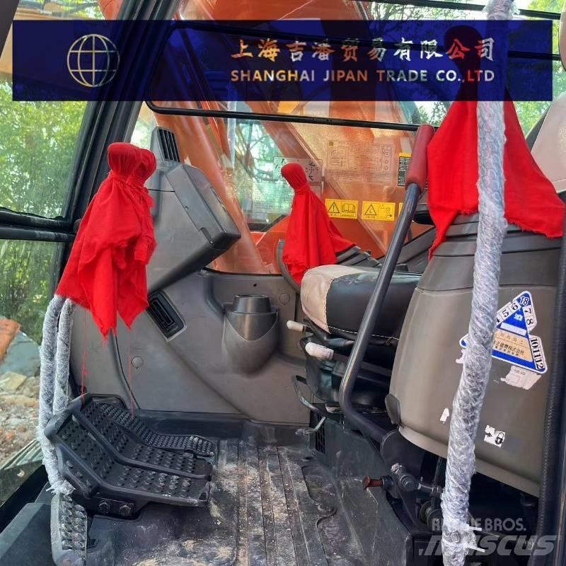 Hitachi ZX 135 حفارات وسط 7 طن - 12 طن