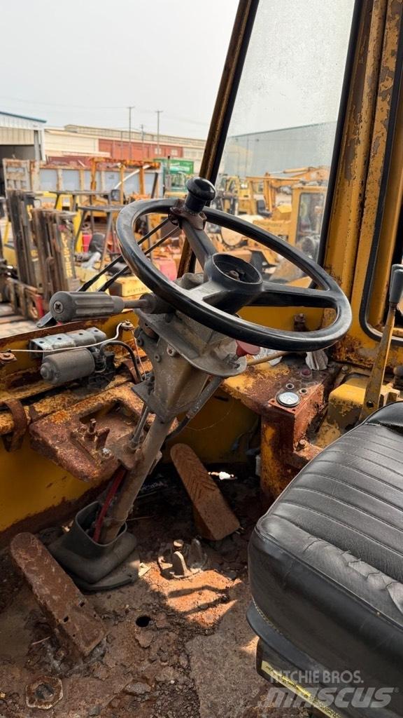 CAT 950 E لوادر بعجل