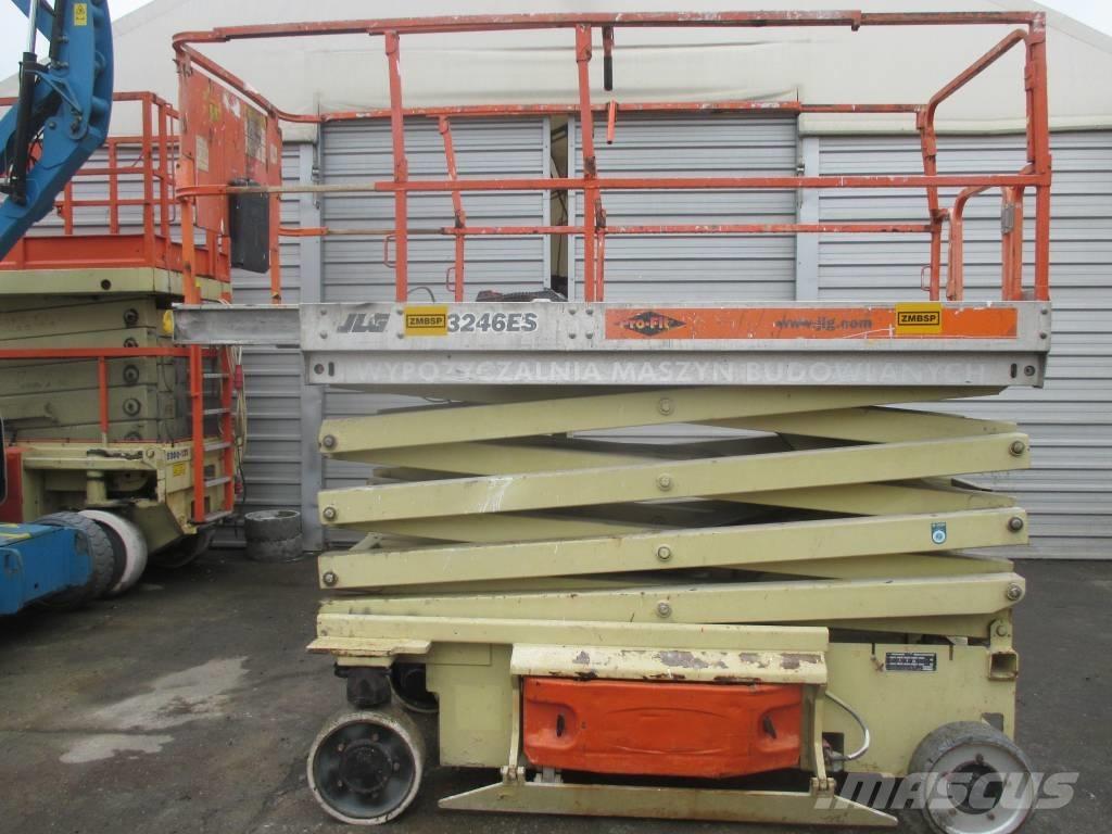 JLG 3246 ES رافعات مقصية الشكل