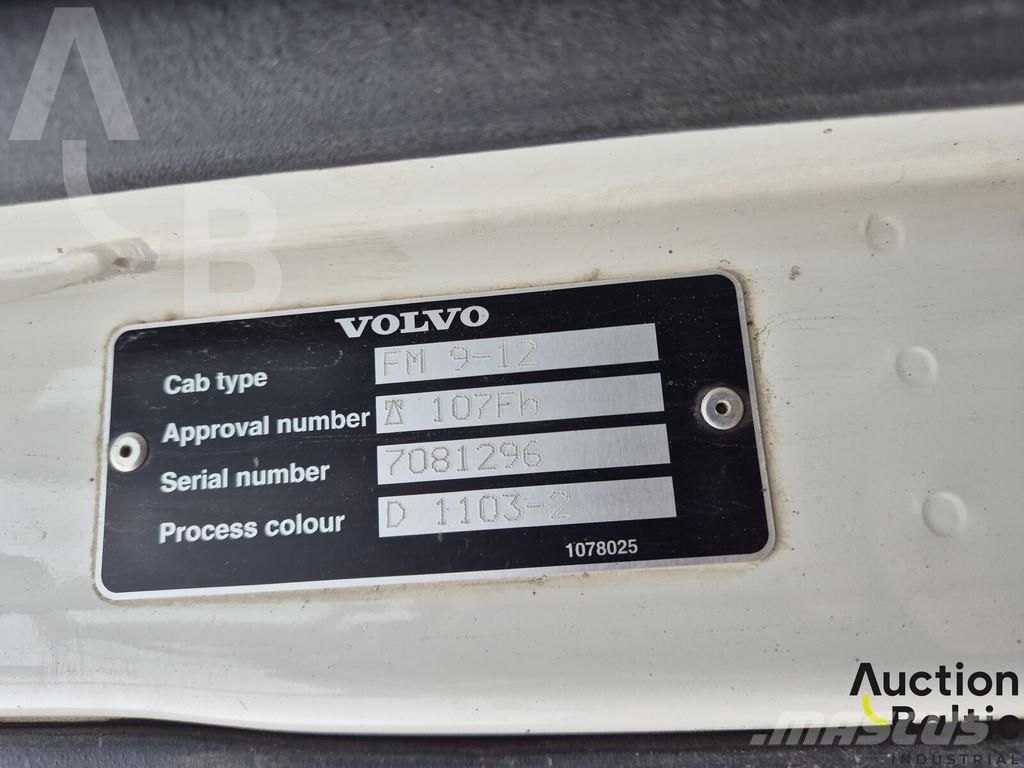 Volvo FM12 شاحنات قلابة