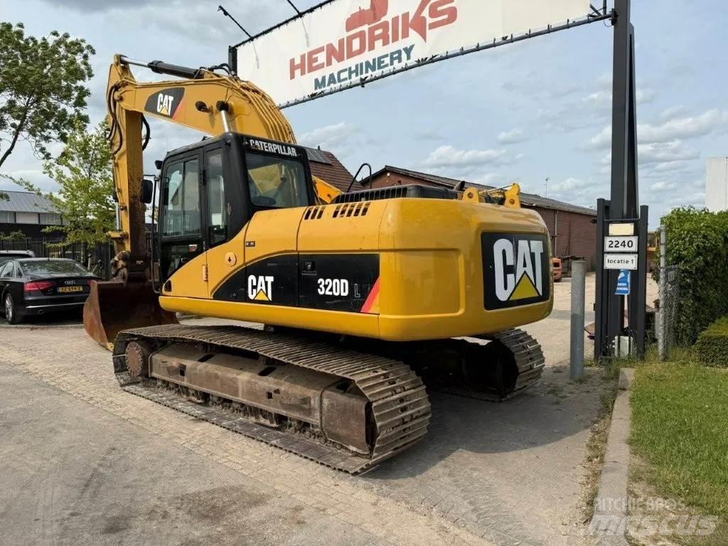 CAT 320DL حفارات زحافة