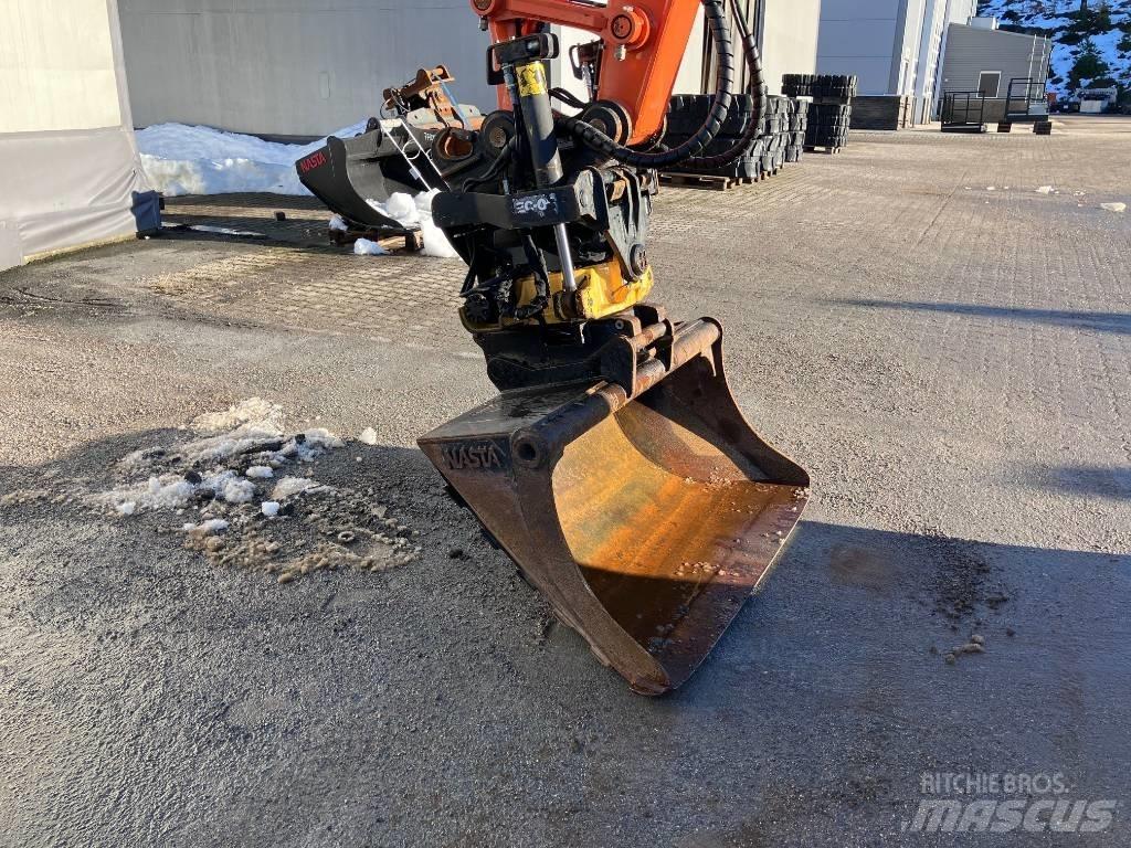 Hitachi ZX 85 US-5 حفارات وسط 7 طن - 12 طن