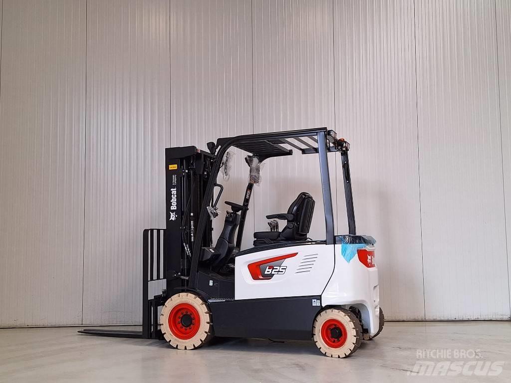 Bobcat B25X-7 PLUS شاحنات ذات رافعات شوكية تعمل بالكهرباء