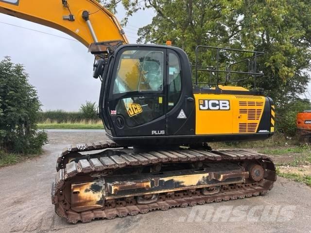 JCB JS 220 LC حفارات زحافة