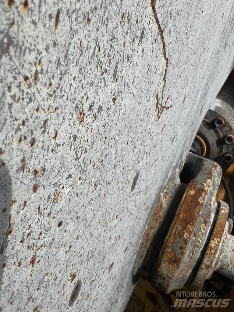 Volvo L 180 C لوادر بعجل