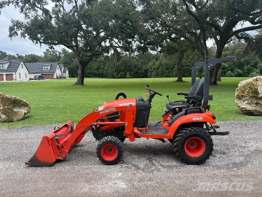 Kubota BX2380 الجرارات