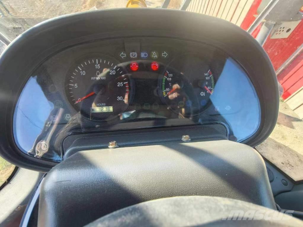 Komatsu WA 320-5 لوادر بعجل