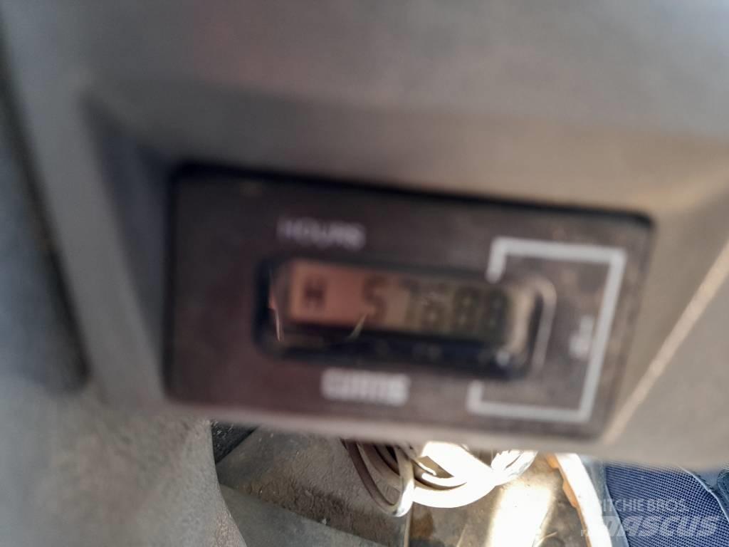 Doosan DL 420-3 لوادر بعجل