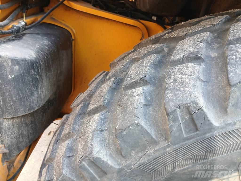 JCB 4cxProAEC لوادر ذات جرافات عكسية