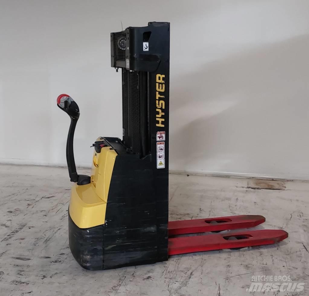 Hyster S 1.0 معدات التكديس الجوالة