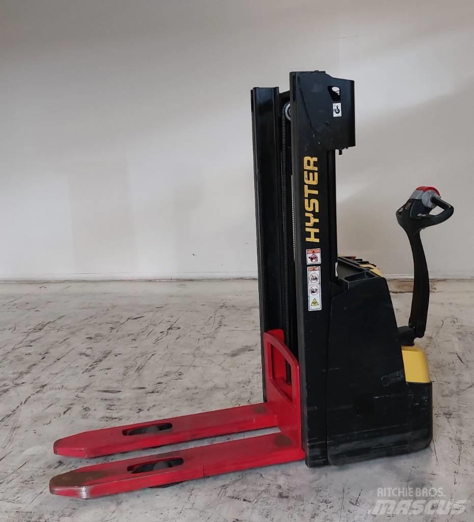 Hyster S 1.0 معدات التكديس الجوالة