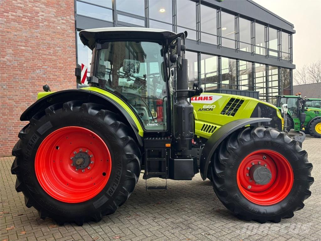 CLAAS Arion 660 الجرارات