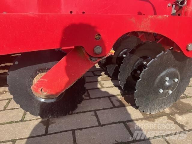 Väderstad Rapid400C مثاقيب