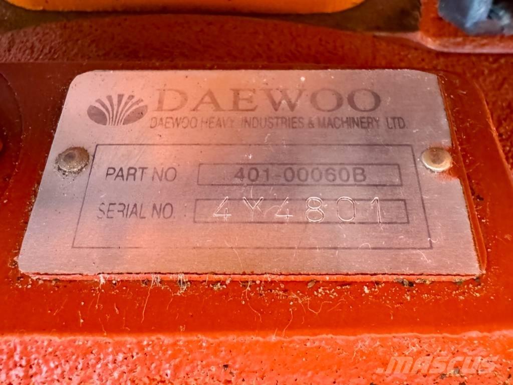 Doosan SOLAR 210W حفارات بعجل