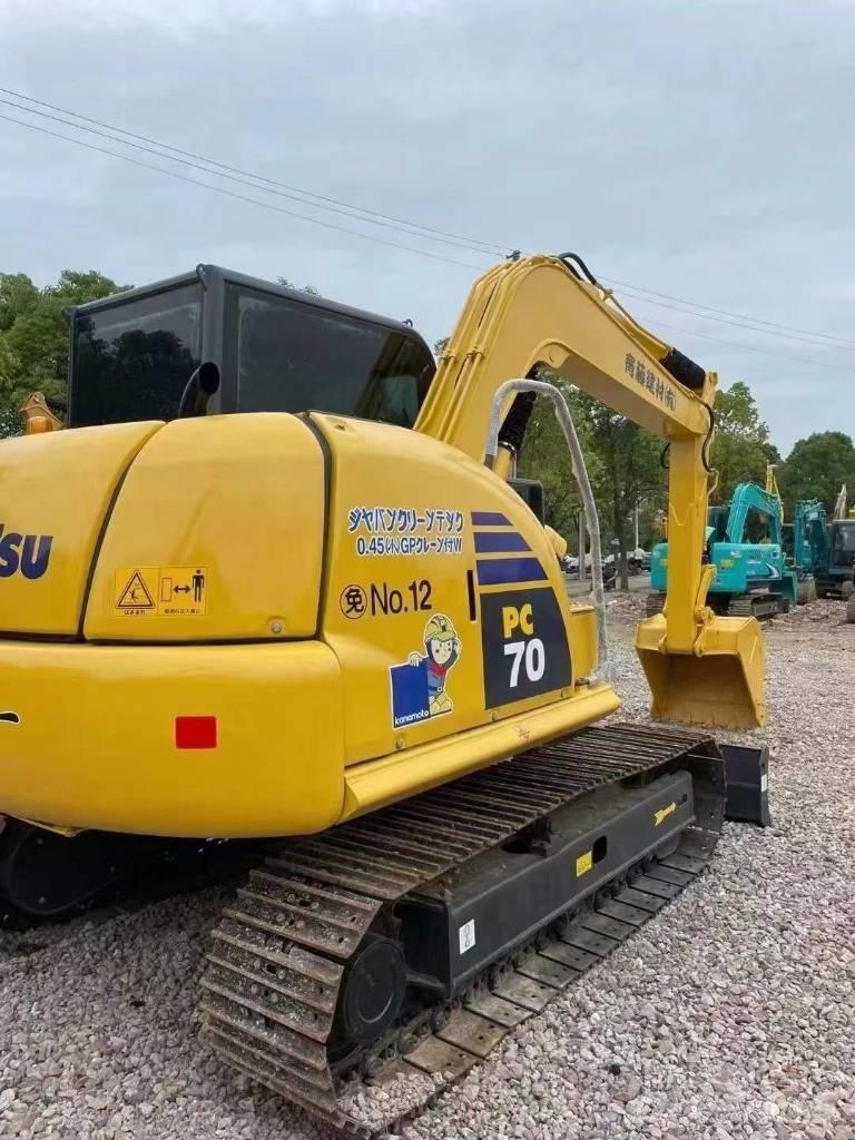 Komatsu PC 70-8 حفارات زحافة