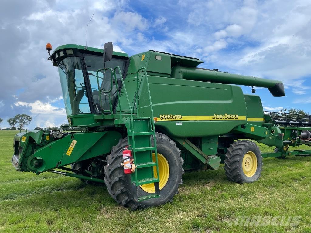 John Deere 9560 WTS حصادات