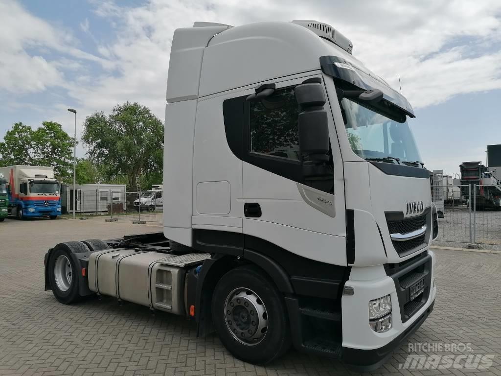 Iveco AS440ST/P وحدات الجر