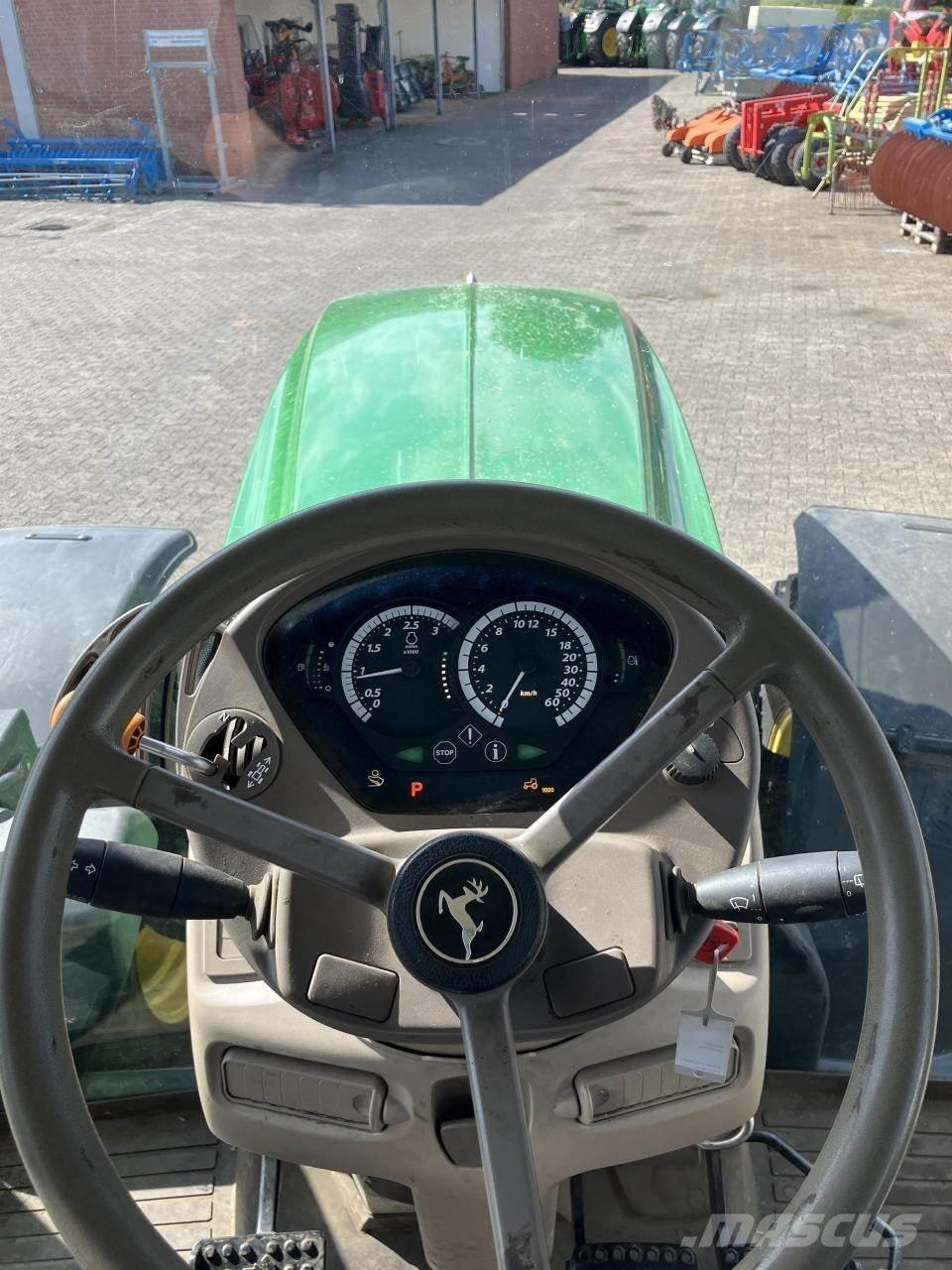 John Deere 6215R الجرارات