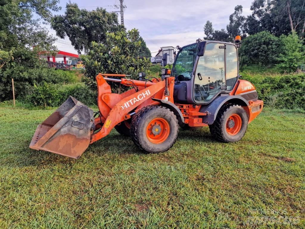 Hitachi ZW 95 لوادر بعجل