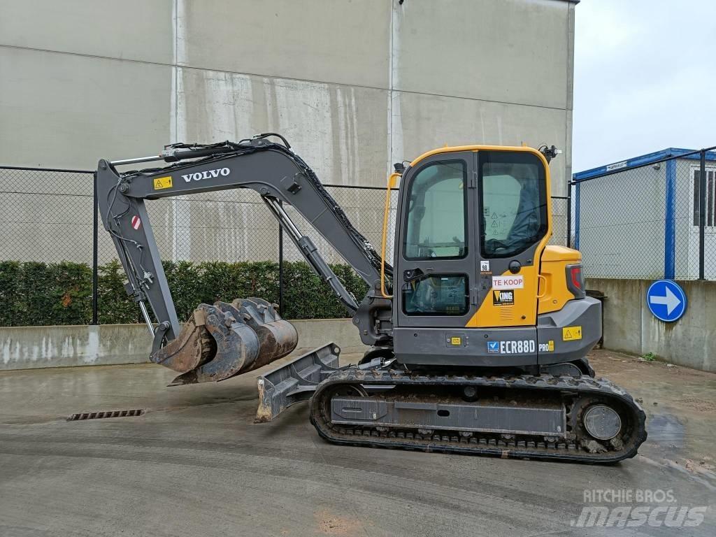 Volvo ECR 88 D حفارات بعجل