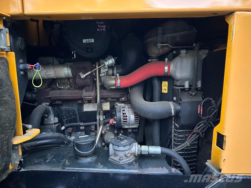 JCB 9TFT عربات نقل قلابة للمواقع