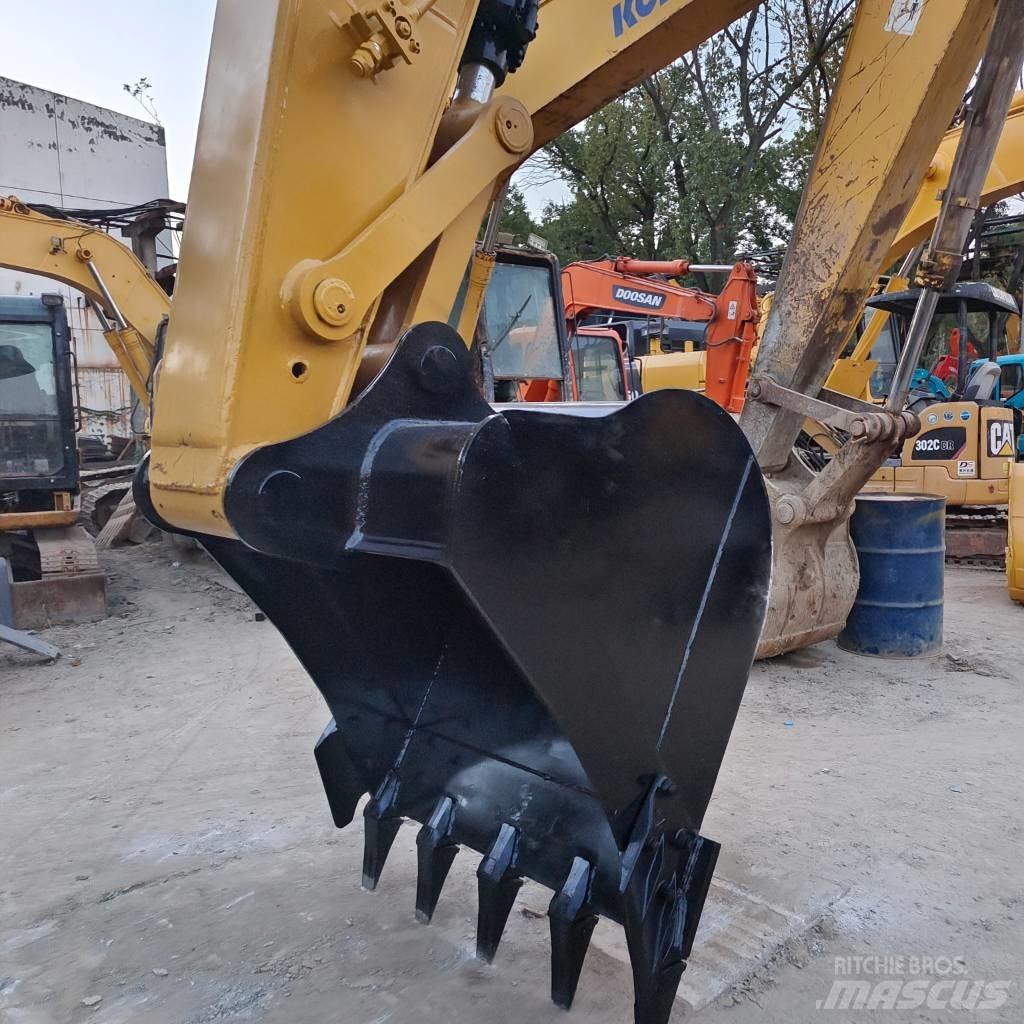 CAT 320 D 2 L حفارات زحافة