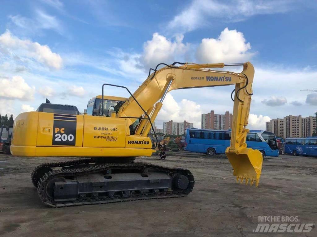 Komatsu PC 200-7 حفارات زحافة