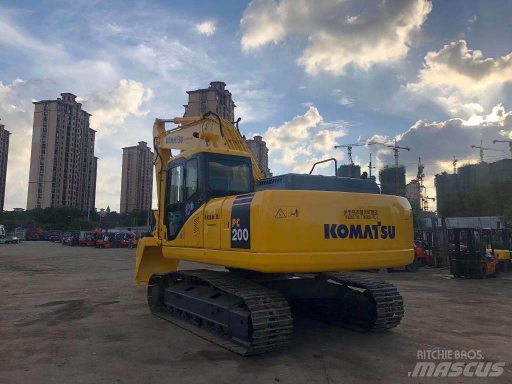Komatsu PC 200-7 حفارات زحافة