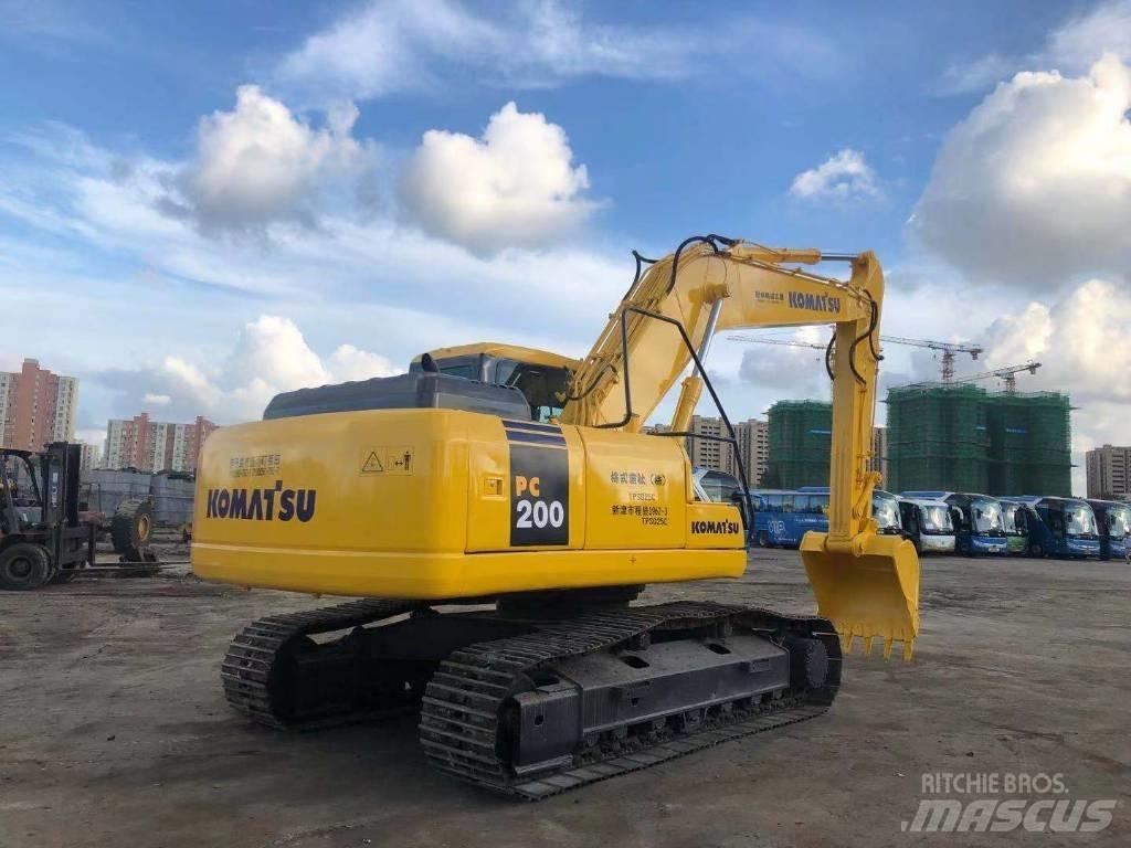 Komatsu PC 200-7 حفارات زحافة