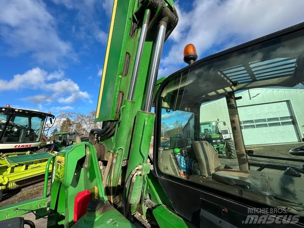 John Deere 3415 مناولات متداخلة