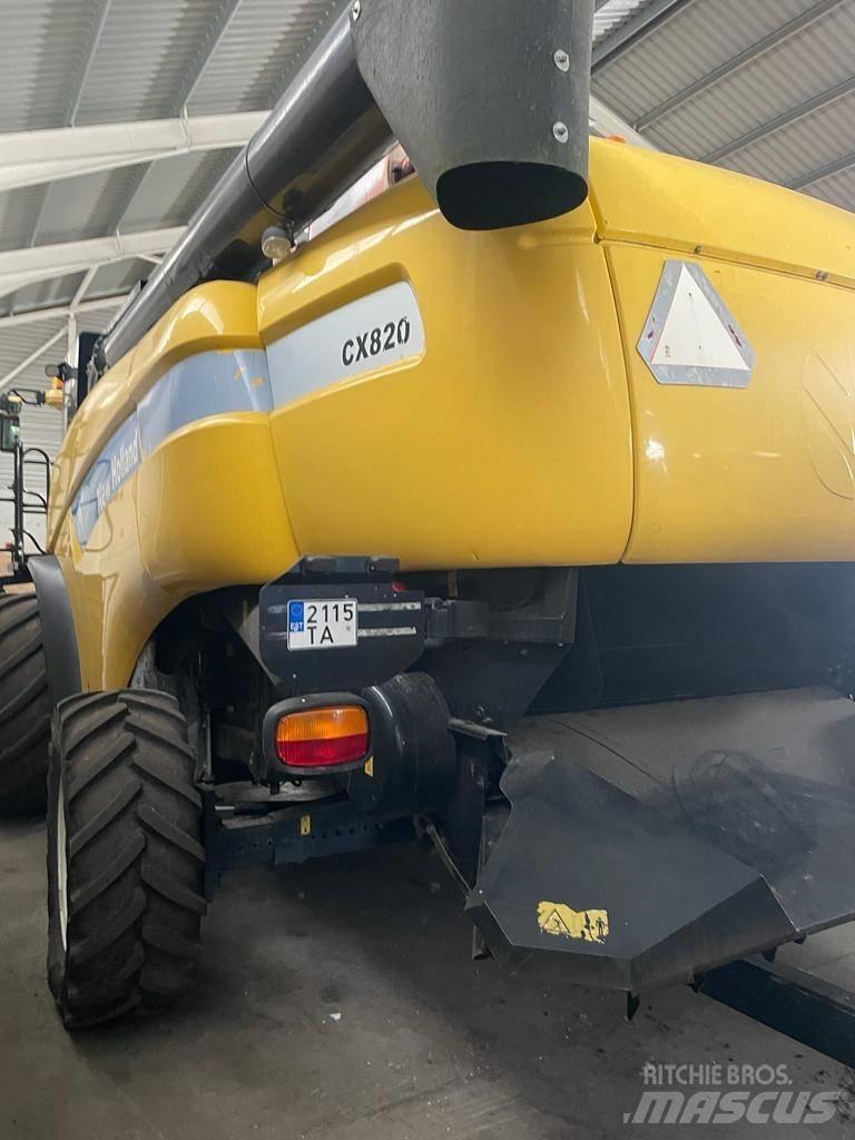 New Holland CX 820 حصادات