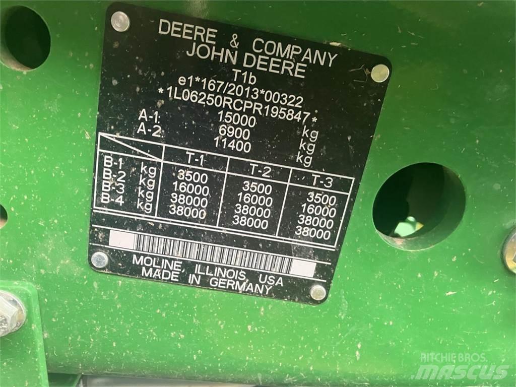 John Deere 6R 250 الجرارات