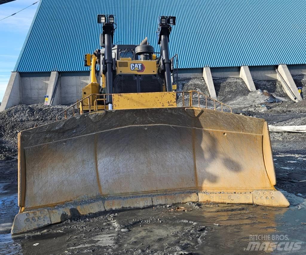 CAT D 8 T بلدوزرات مجنزرة