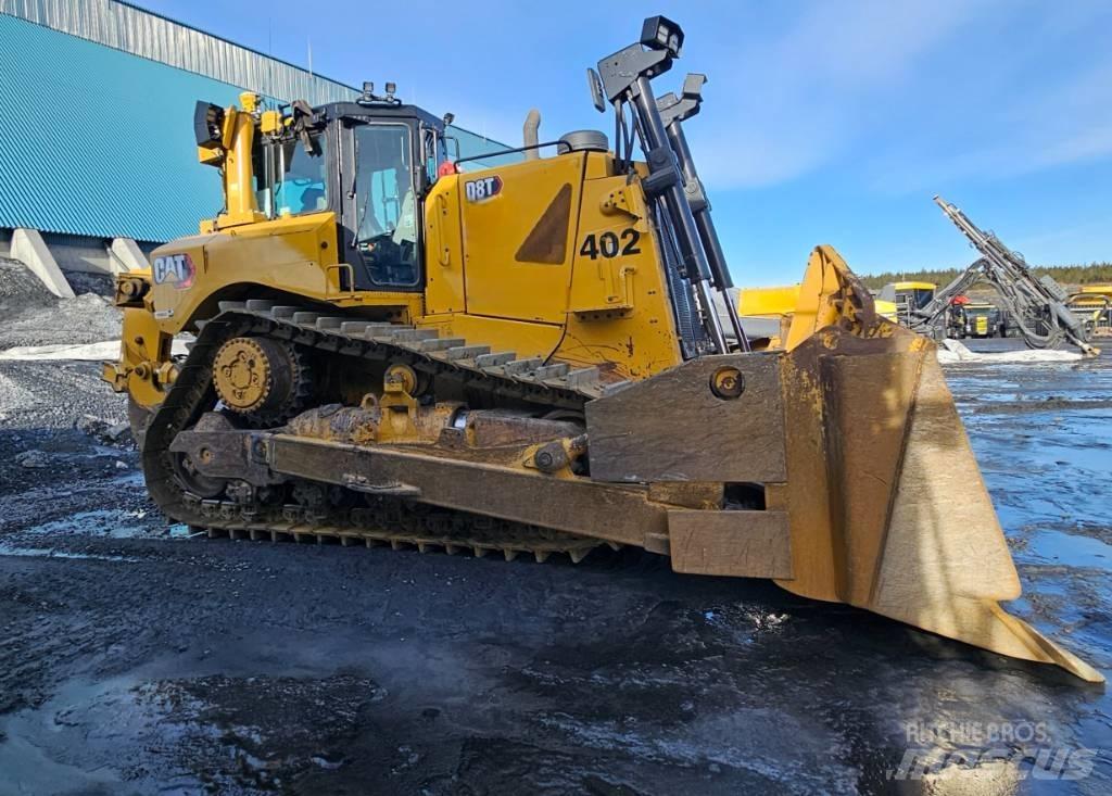 CAT D 8 T بلدوزرات مجنزرة