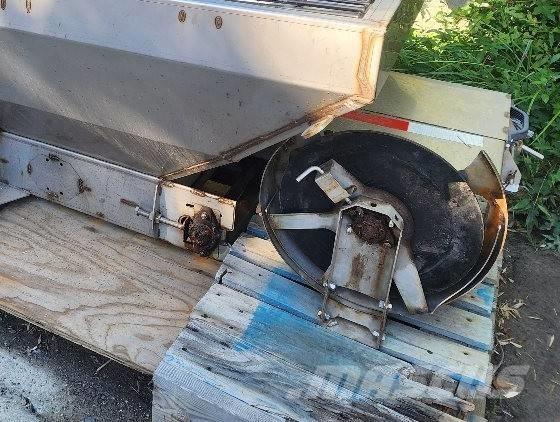 Fischer STEEL CASTER معدات نشر الرمال والملح