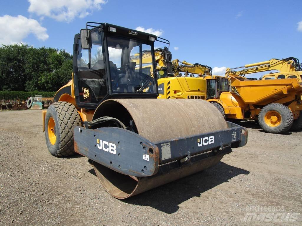 JCB VM 132  VM 137 ضاغطات التربة