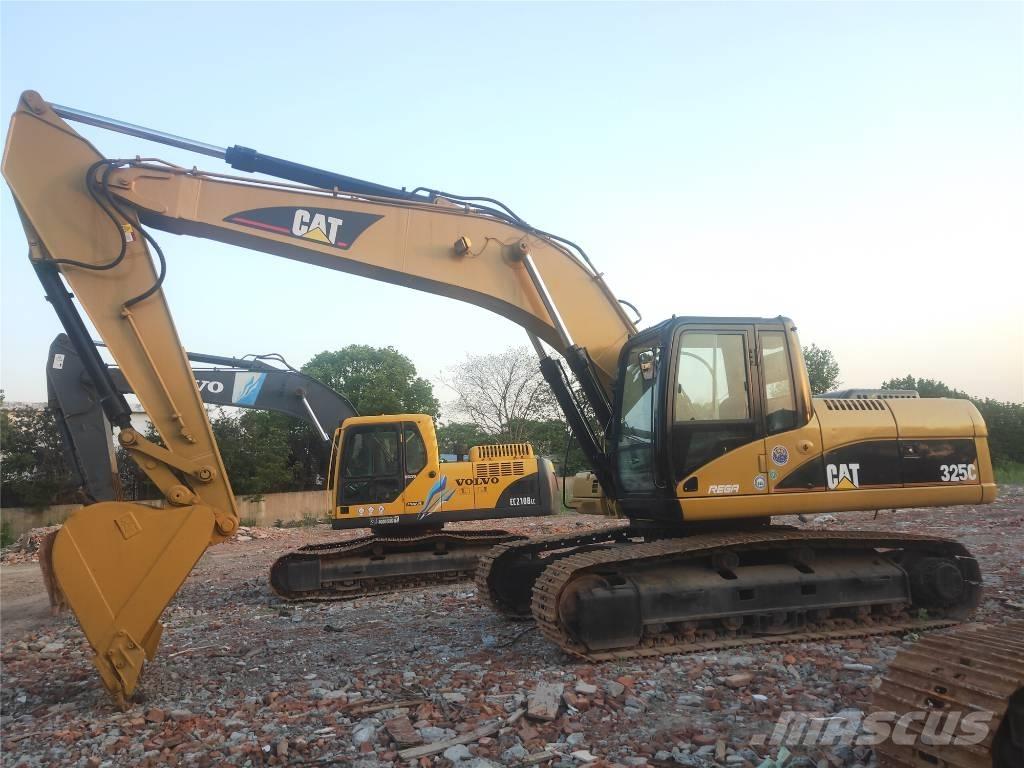 CAT 325C حفارات زحافة