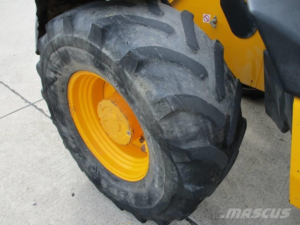 JCB 526 S (628) مناولات متداخلة
