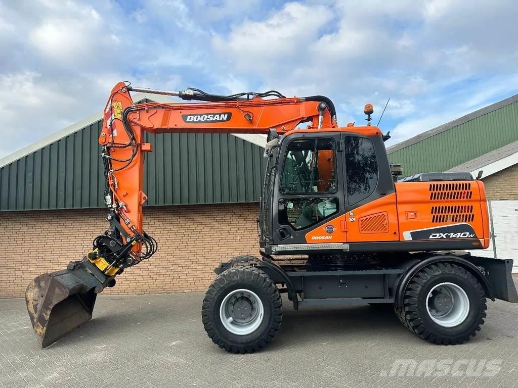 Doosan DX140W-5 حفارات بعجل