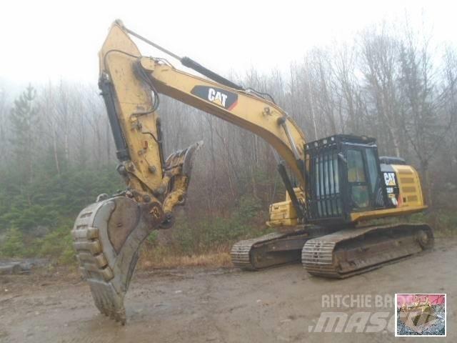 CAT 326 F L حفارات زحافة