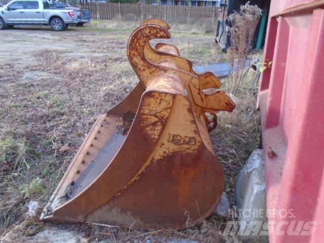 CAT 326 F L حفارات زحافة